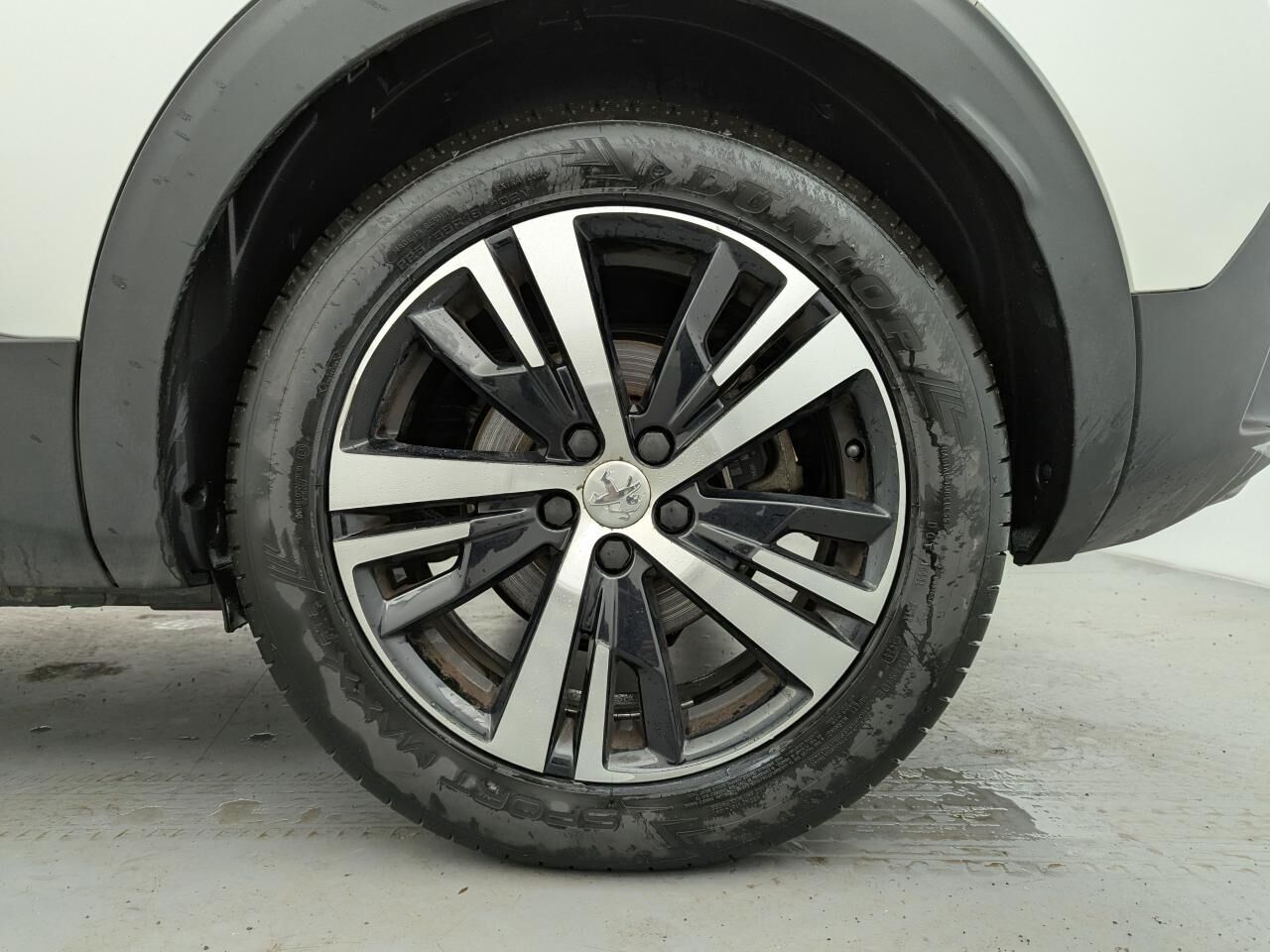 PEUGEOT 3008 GT HYBRID4 300 E-EAT8 — photo 11