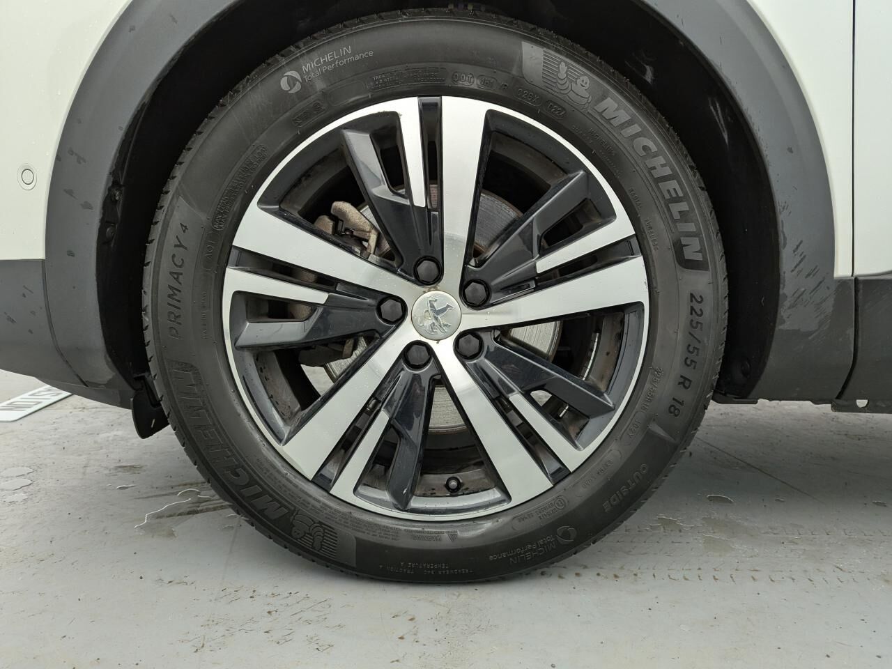 PEUGEOT 3008 GT HYBRID4 300 E-EAT8 — photo 13
