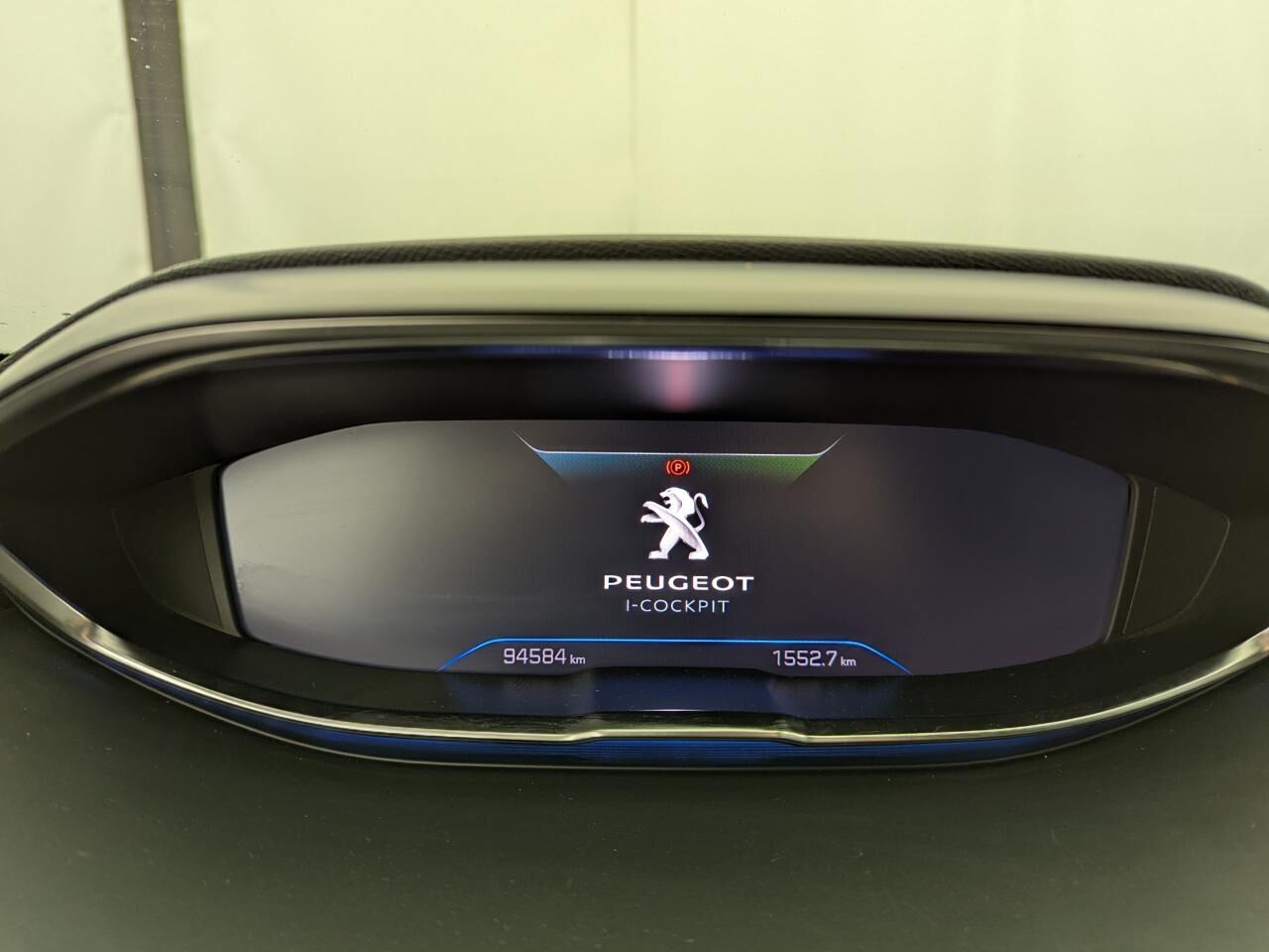 PEUGEOT 3008 GT HYBRID4 300 E-EAT8 — photo 22