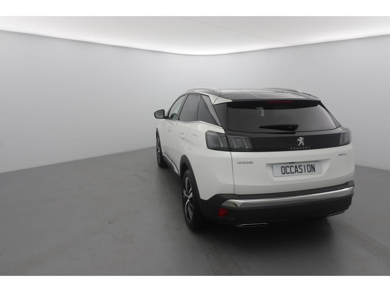 PEUGEOT 3008 GT HYBRID4 300 E-EAT8 — photo 7