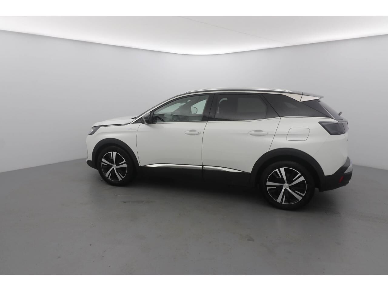 PEUGEOT 3008 GT HYBRID4 300 E-EAT8 — photo 8