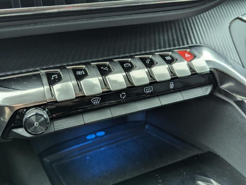 PEUGEOT 3008 ALLURE BLUEHDI 130CH EAT8 + PARK ASSIST + VISIOPARK2 — photo 28