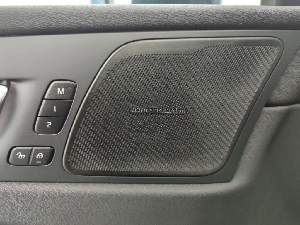 VOLVO XC60 B4 197 CH GEARTRONIC 8 ULTIMATE STYLE DARK — photo 28