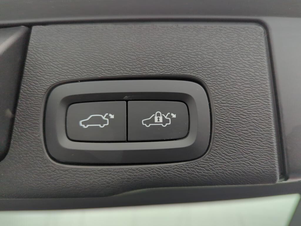 VOLVO XC60 B4 197 CH GEARTRONIC 8 ULTIMATE STYLE DARK — photo 29