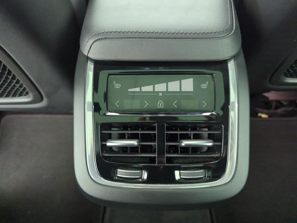 VOLVO XC60 B4 197 CH GEARTRONIC 8 ULTIMATE STYLE DARK — photo 44