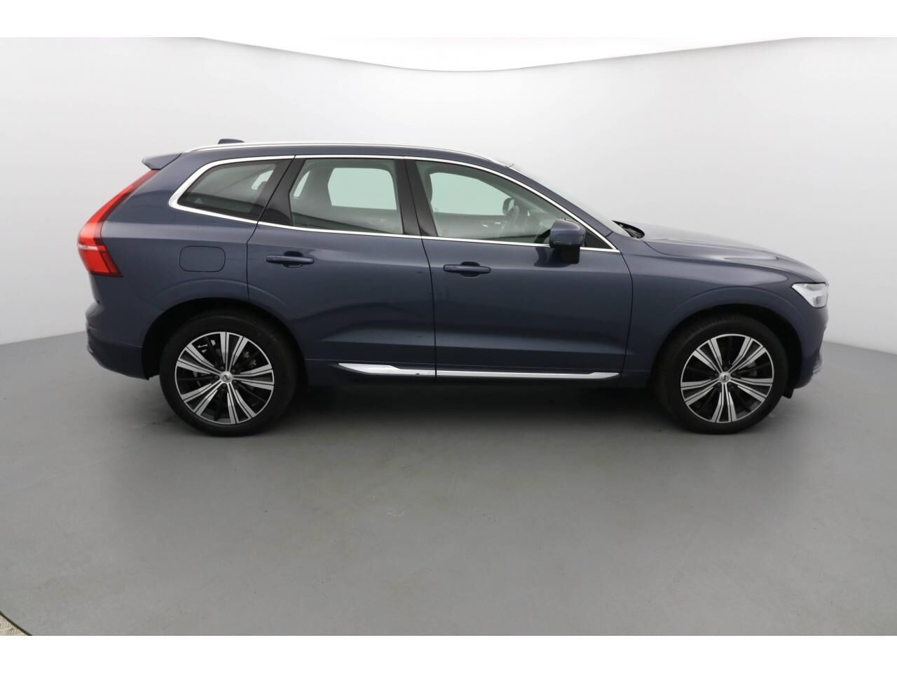VOLVO XC60 B4 197 CH GEARTRONIC 8 ULTIMATE STYLE DARK — photo 4