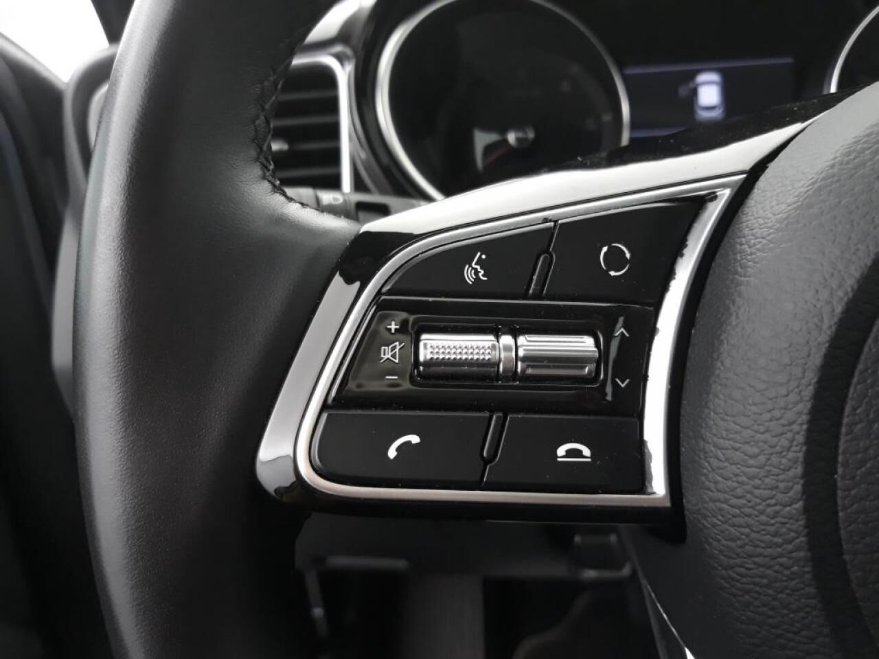 KIA XCEED 1.6 CRDI 136 CH MHEV DCT7 PREMIUM — photo 17