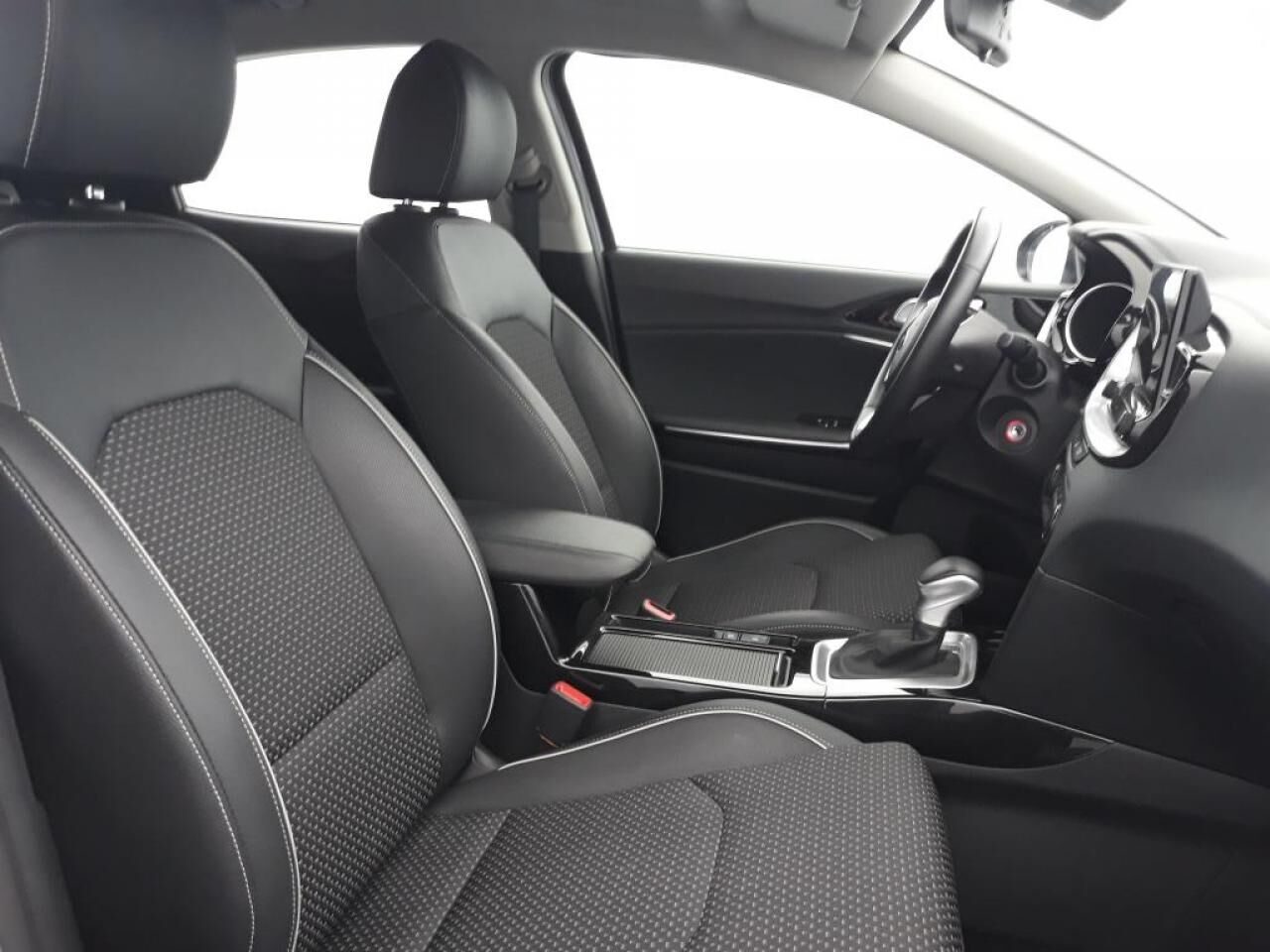 KIA XCEED 1.6 CRDI 136 CH MHEV DCT7 PREMIUM — photo 21