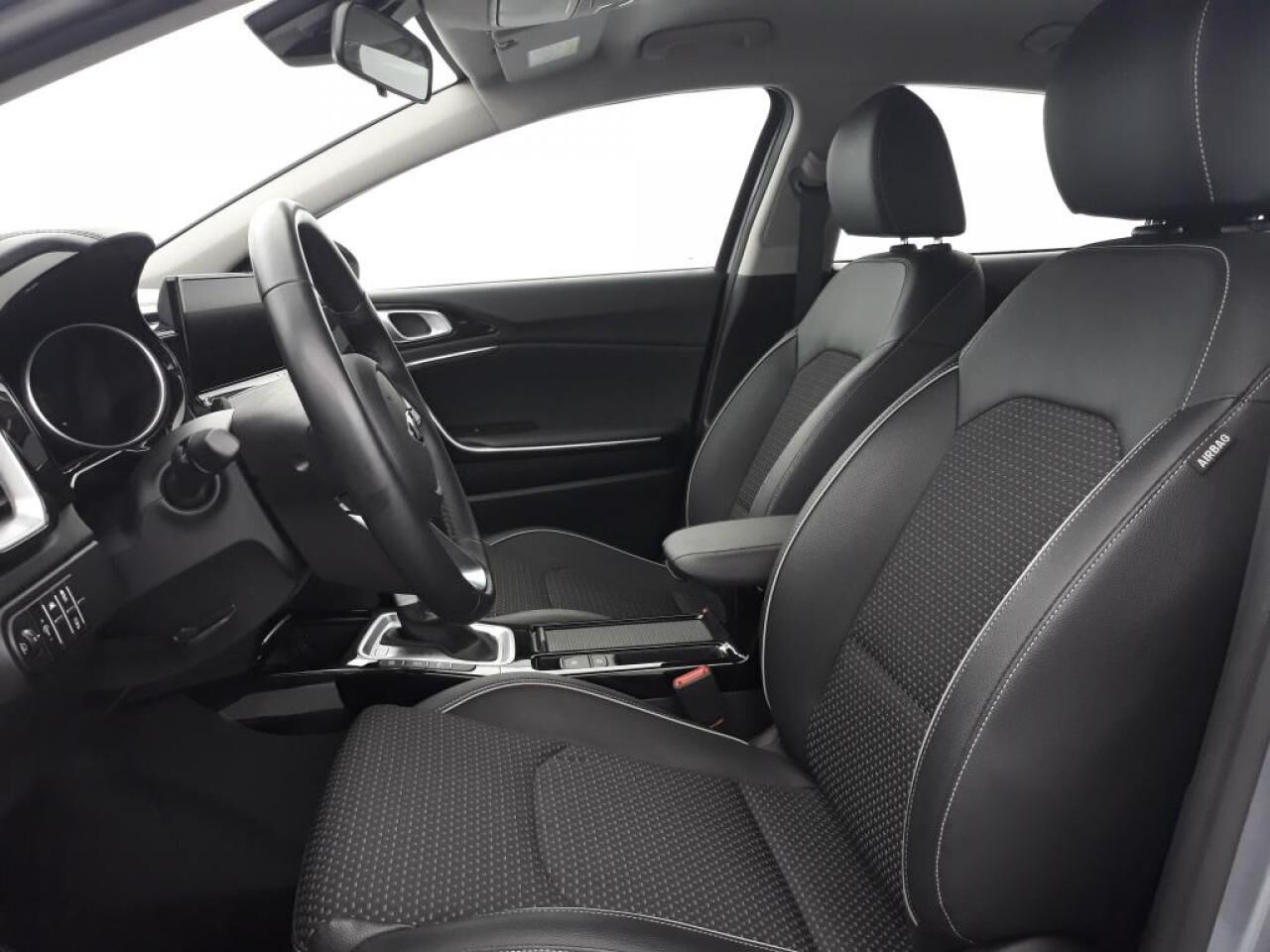 KIA XCEED 1.6 CRDI 136 CH MHEV DCT7 PREMIUM — photo 9