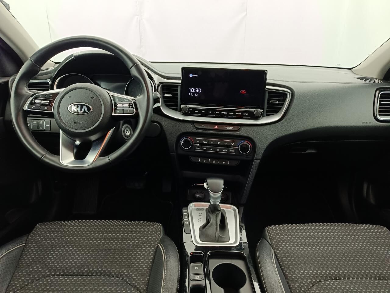 KIA XCEED 1.6 CRDI 136 CH MHEV DCT7 PREMIUM — photo 11