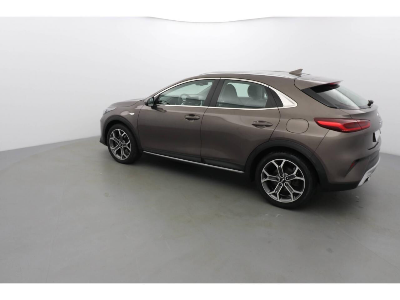 KIA XCEED 1.6 CRDI 136 CH MHEV DCT7 PREMIUM — photo 3