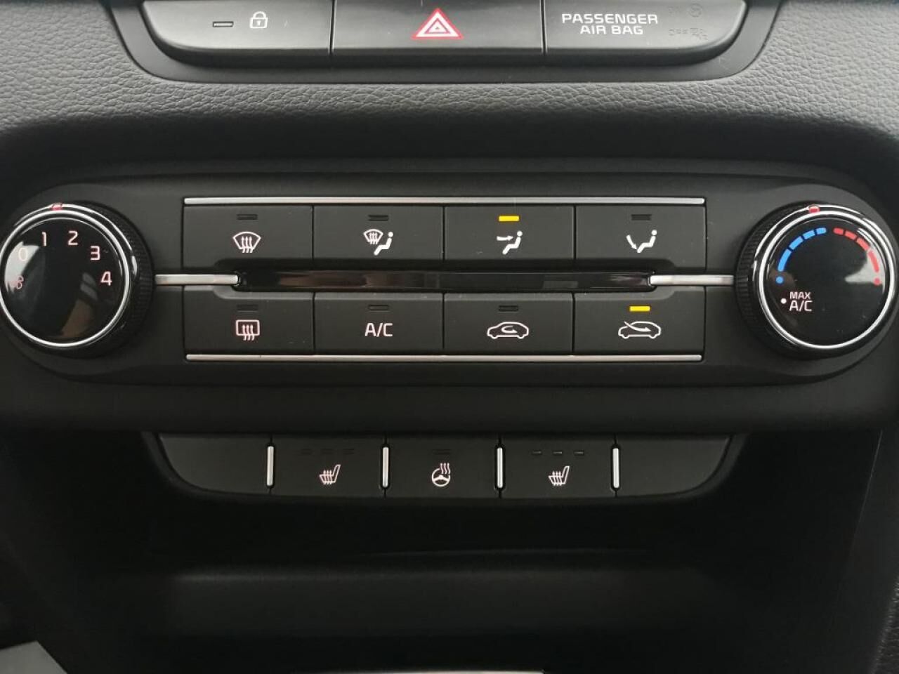 KIA XCEED 1.6 CRDI 136 CH MHEV DCT7 PREMIUM — photo 16