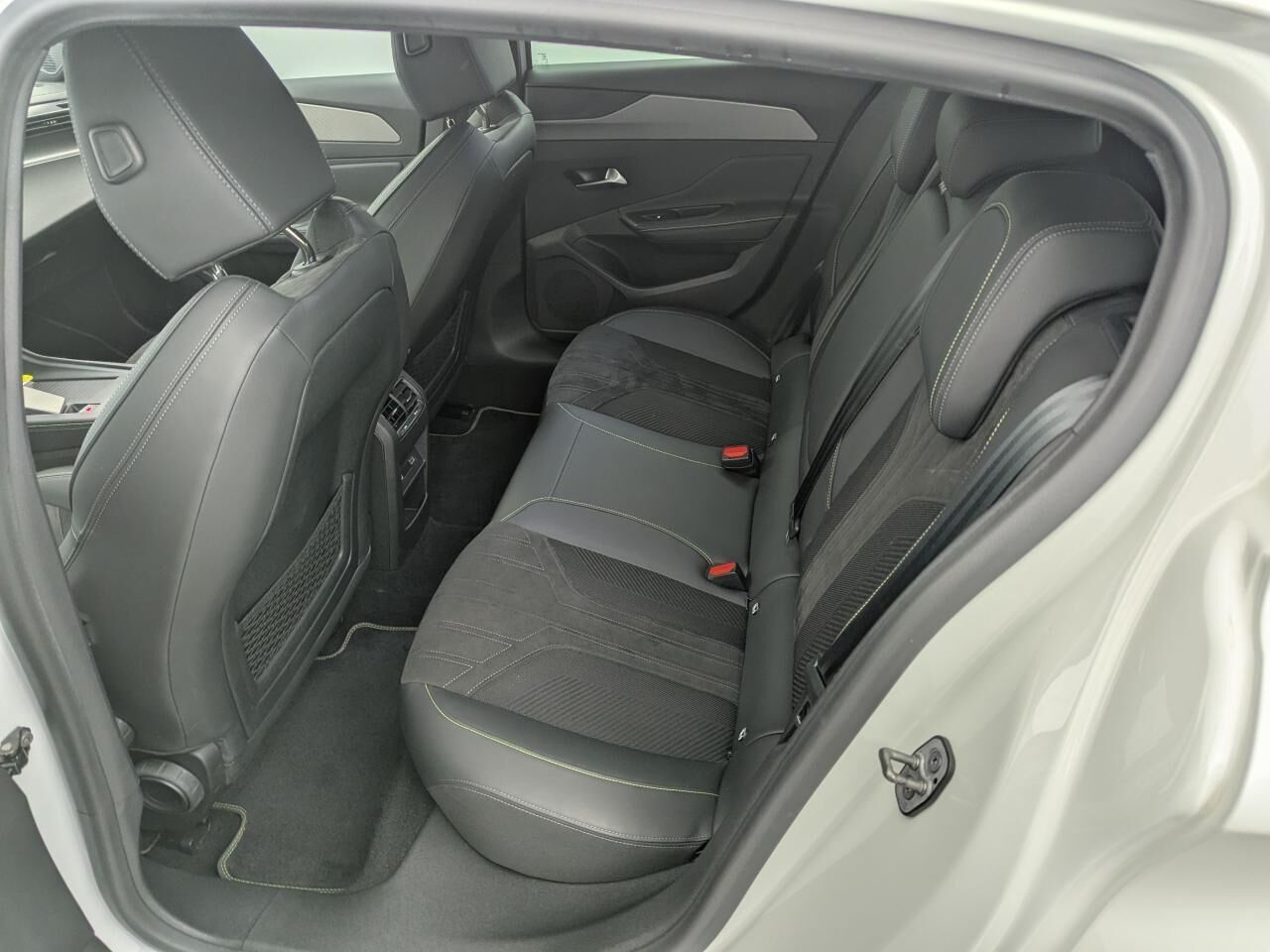 PEUGEOT 308 GT 1.5 BLUEHDI 130 EAT8 + PACK DRIVE ASSIST PLUS — photo 15
