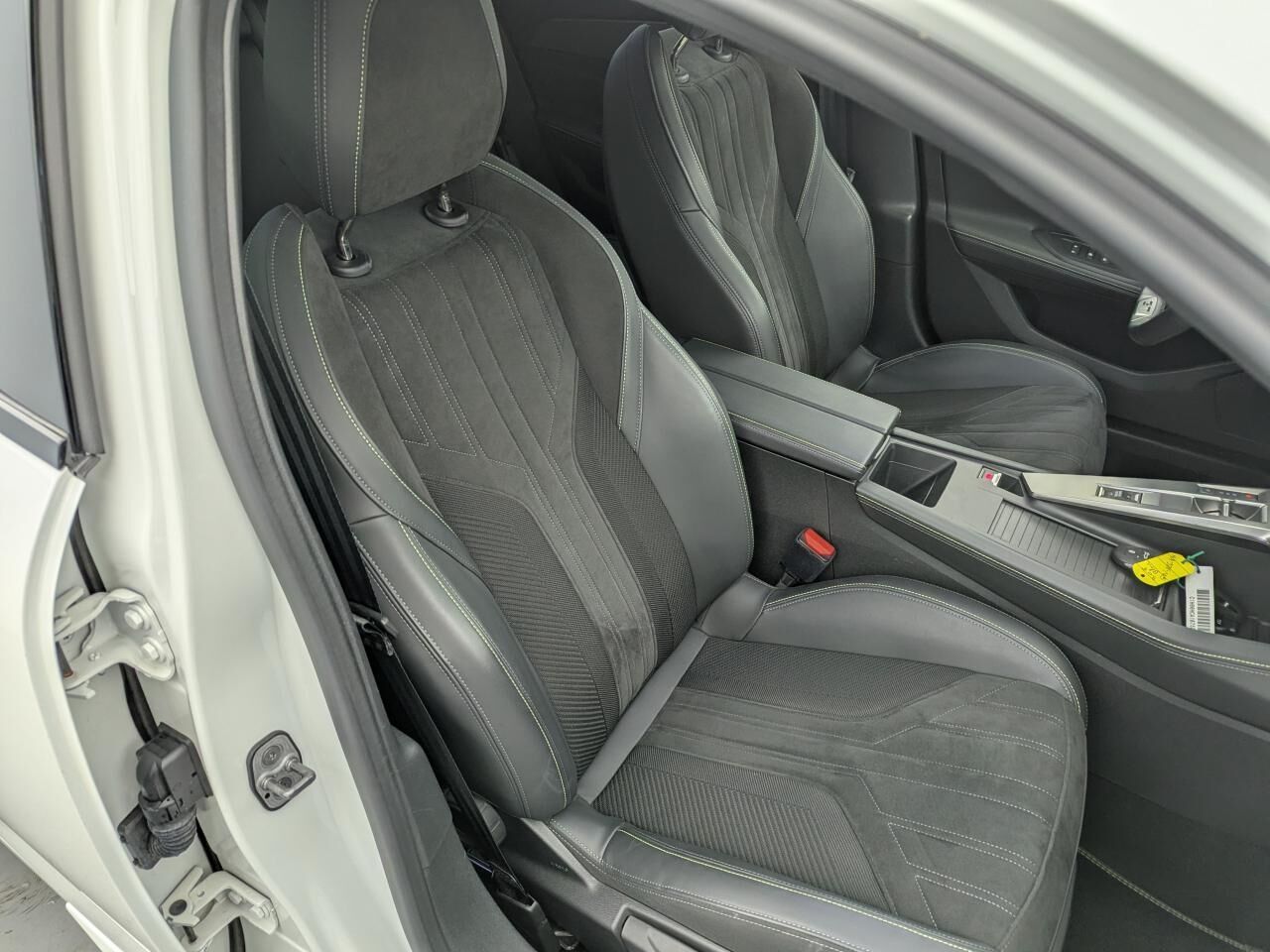 PEUGEOT 308 GT 1.5 BLUEHDI 130 EAT8 + PACK DRIVE ASSIST PLUS — photo 22