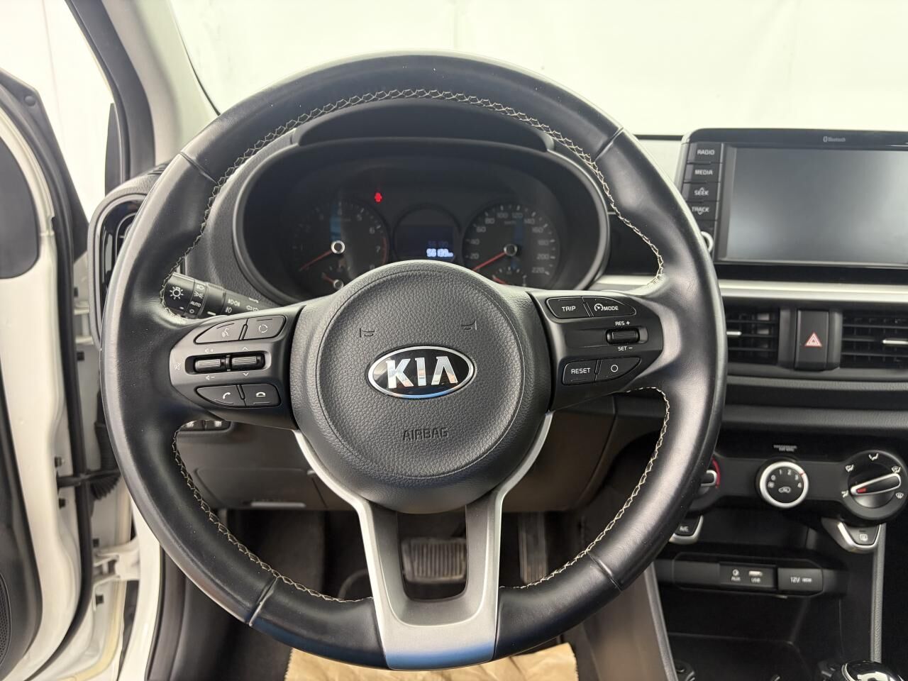 KIA PICANTO 1.0 67CH III MOTION PHASE 1 — photo 19