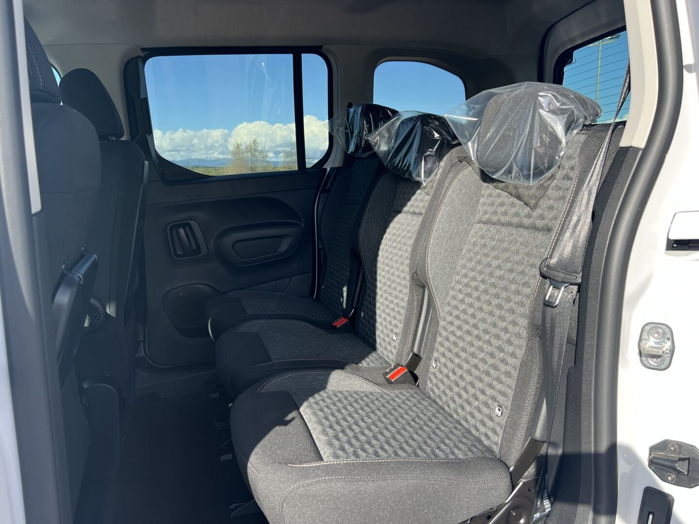 PEUGEOT RIFTER 1.5 BLUE HDI 130 S/S EAT8 GT TAILLE M — photo 6