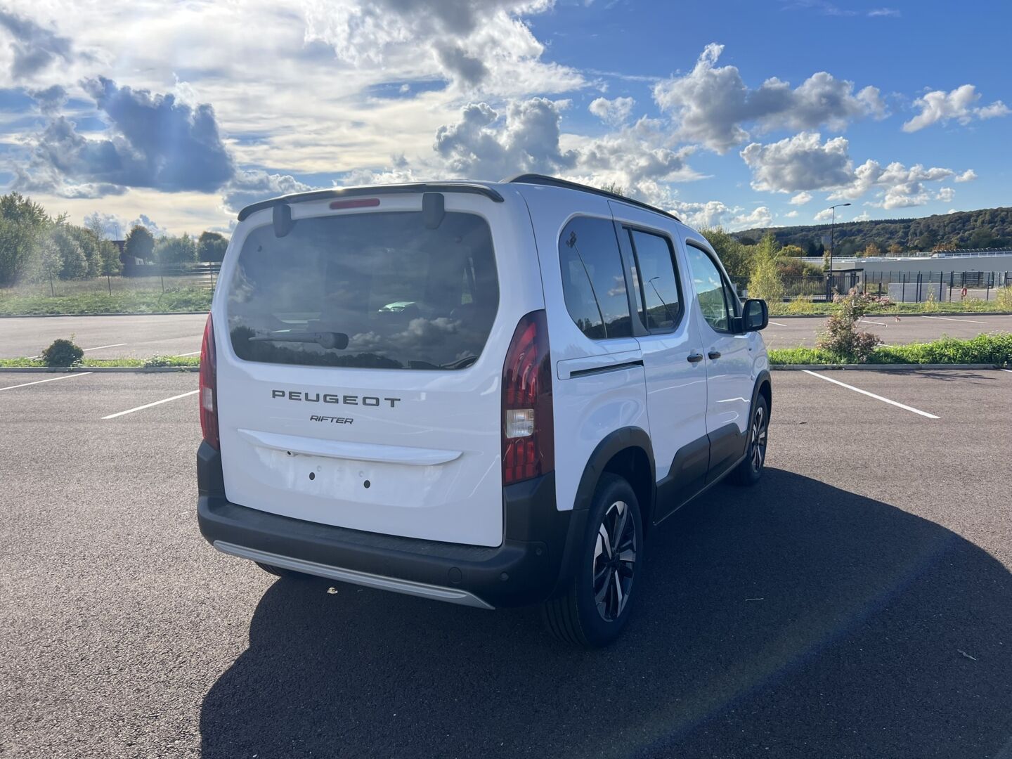 PEUGEOT RIFTER 1.5 BLUE HDI 130 S/S EAT8 GT TAILLE M — photo 3