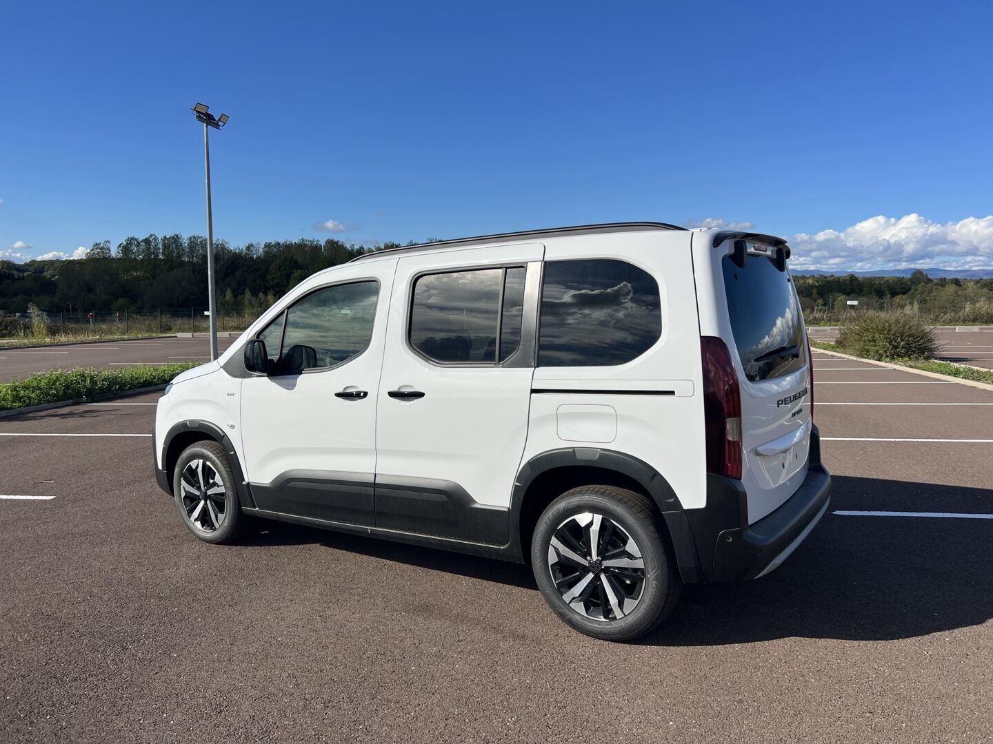 PEUGEOT RIFTER 1.5 BLUE HDI 130 S/S EAT8 GT TAILLE M — photo 2