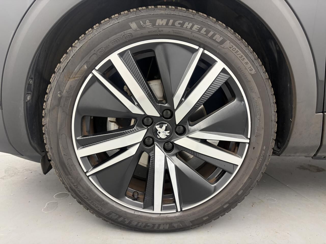 PEUGEOT 3008 ESSENCE 12V S&amp;S - 130 - BV EAT8 GT PACK — photo 10