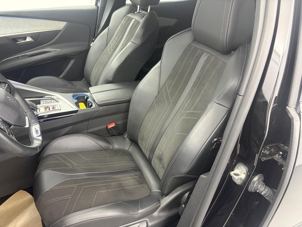 PEUGEOT 3008 ESSENCE 12V S&amp;S - 130 - BV EAT8 GT PACK — photo 18