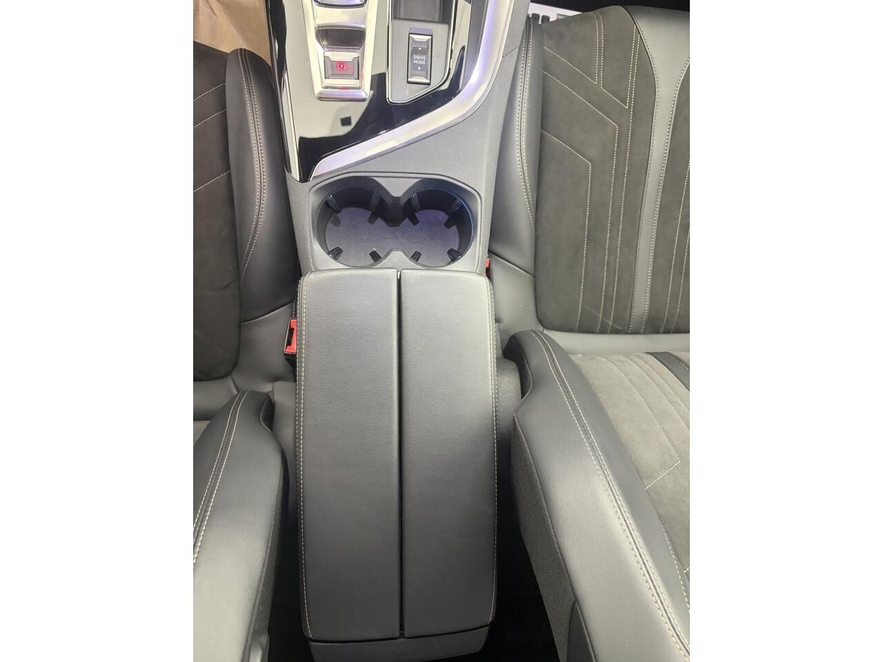 PEUGEOT 3008 ESSENCE 12V S&amp;S - 130 - BV EAT8 GT PACK — photo 23