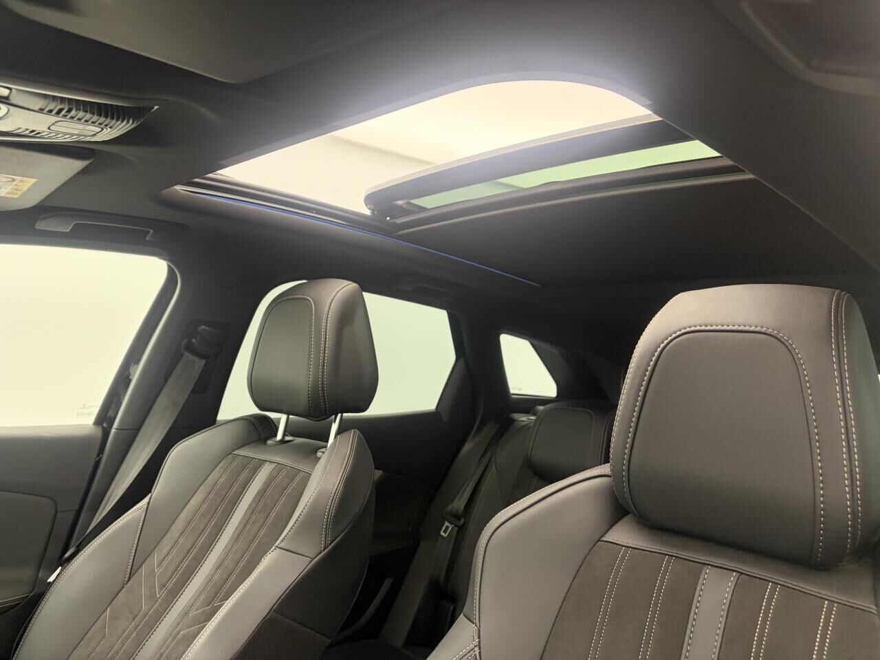 PEUGEOT 3008 ESSENCE 12V S&amp;S - 130 - BV EAT8 GT PACK — photo 17