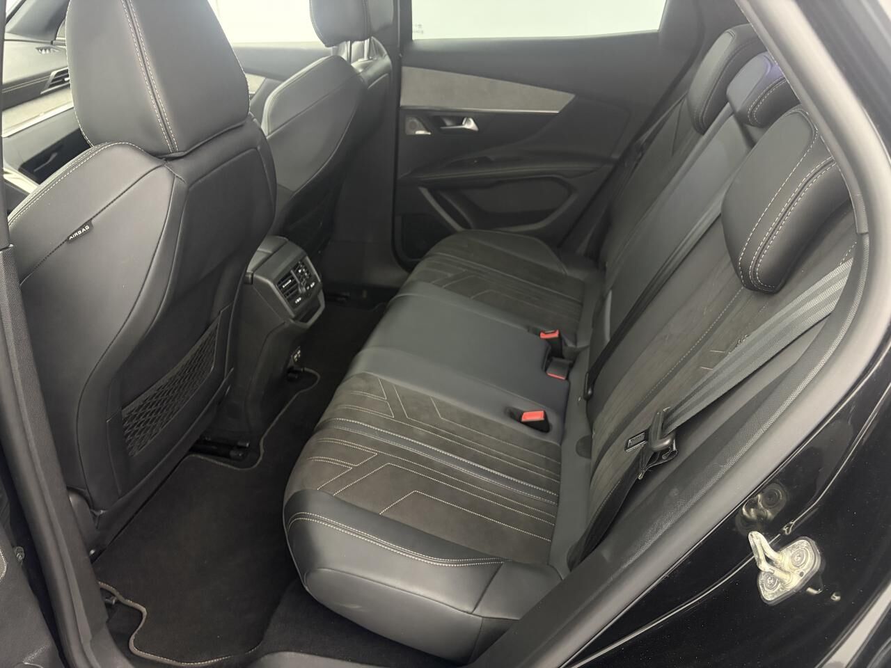 PEUGEOT 3008 ESSENCE 12V S&amp;S - 130 - BV EAT8 GT PACK — photo 24