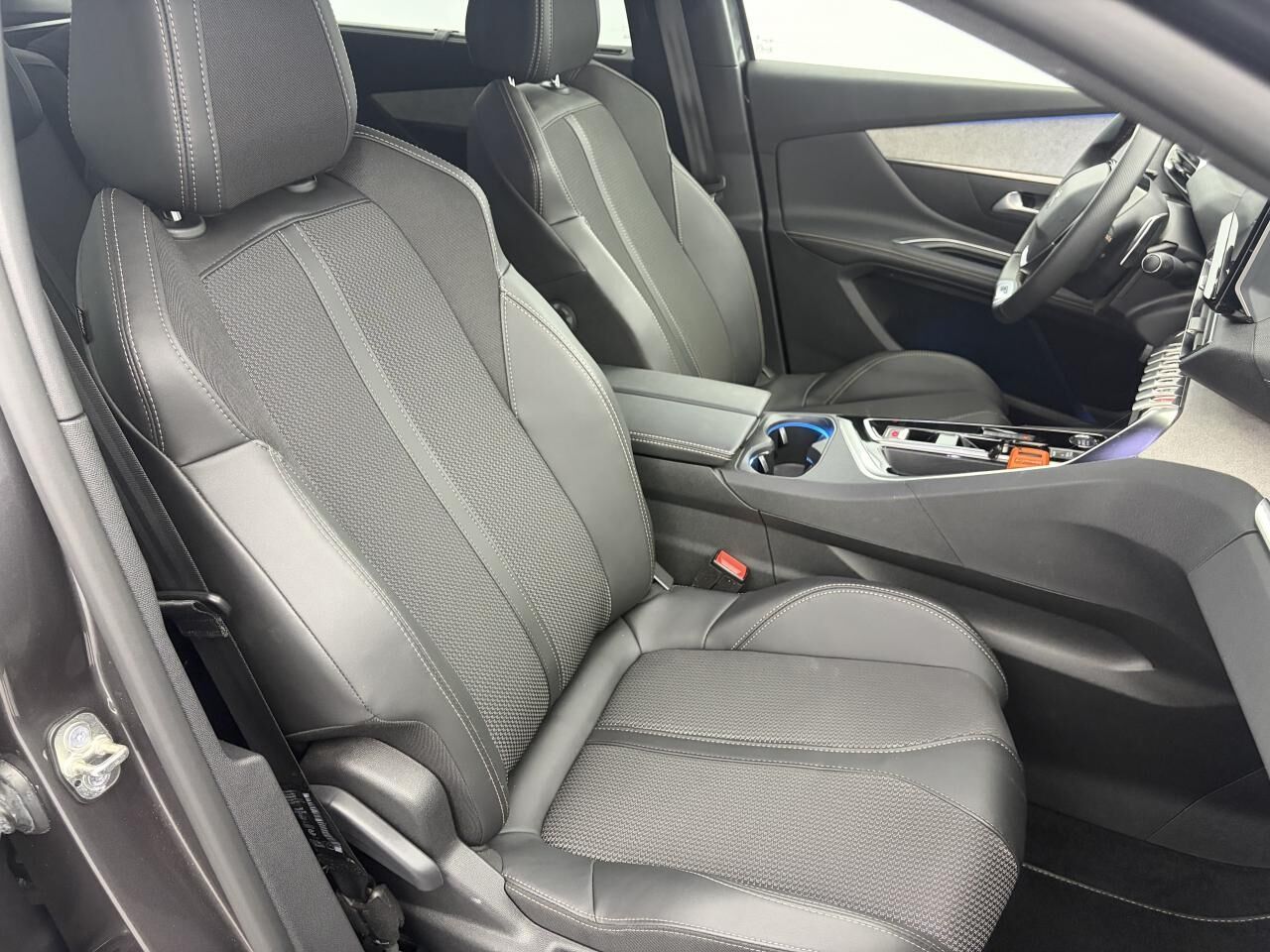 PEUGEOT 5008 GT 1.5 BLUEHDI S&amp;S 130 EAT8 — photo 18