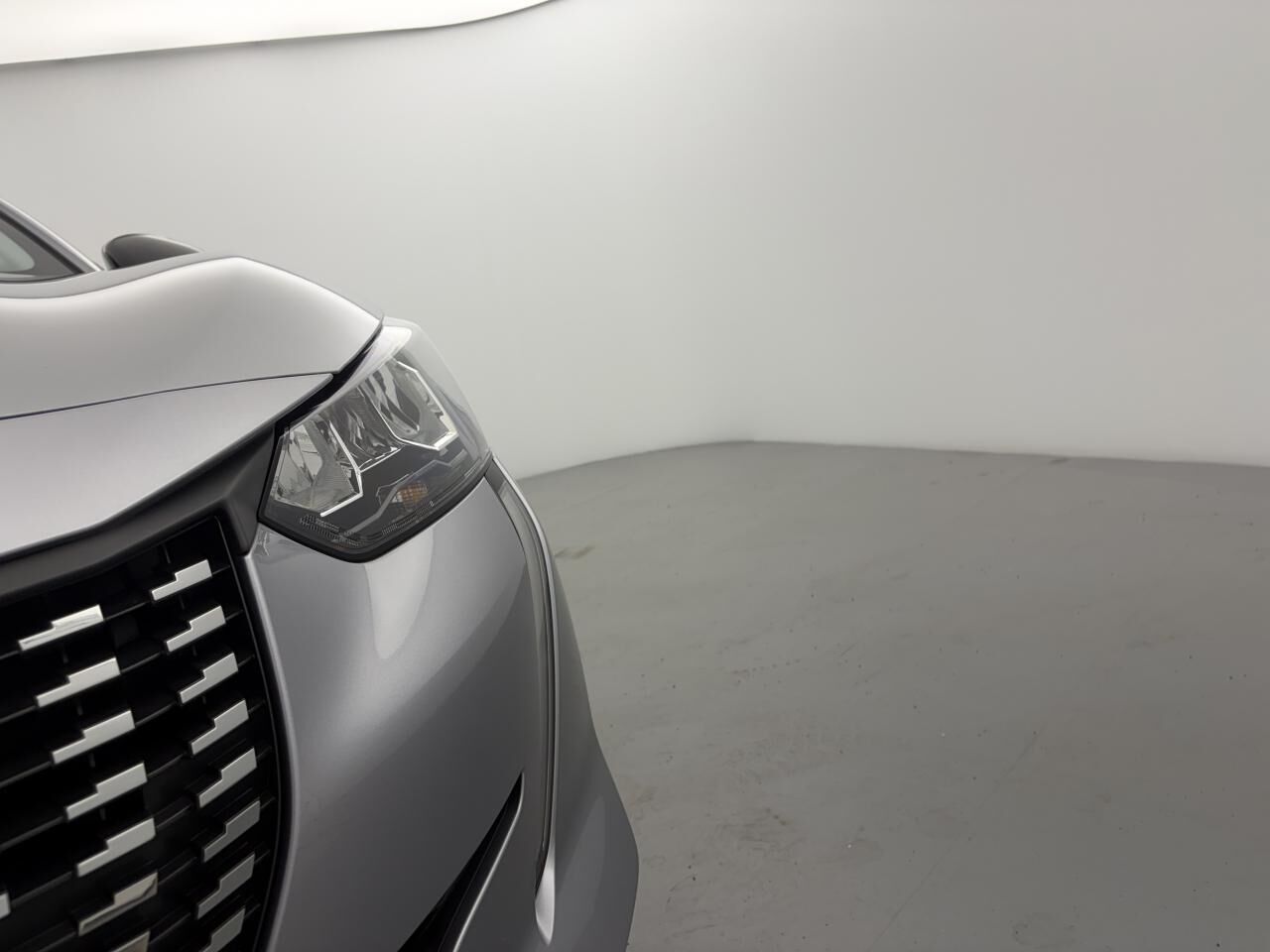 PEUGEOT 208 ESSANCE 12V S&amp;S - 100 I BERLINE STYLE — photo 13