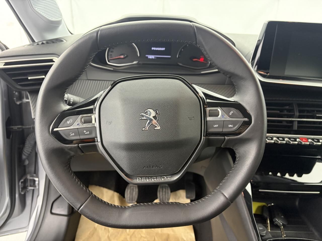 PEUGEOT 208 ESSANCE 12V S&amp;S - 100 I BERLINE STYLE — photo 20