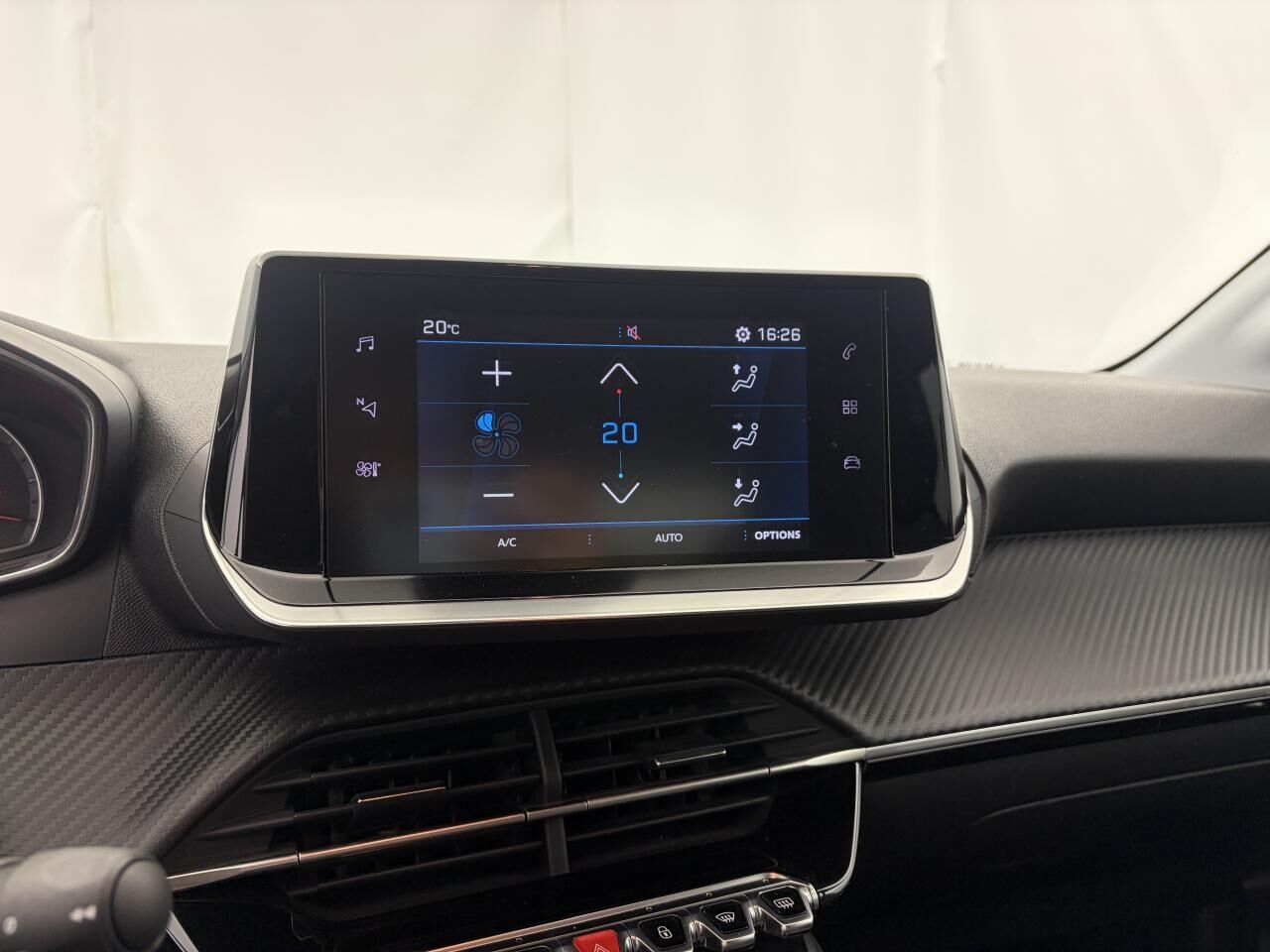 PEUGEOT 208 ESSANCE 12V S&amp;S - 100 I BERLINE STYLE — photo 22