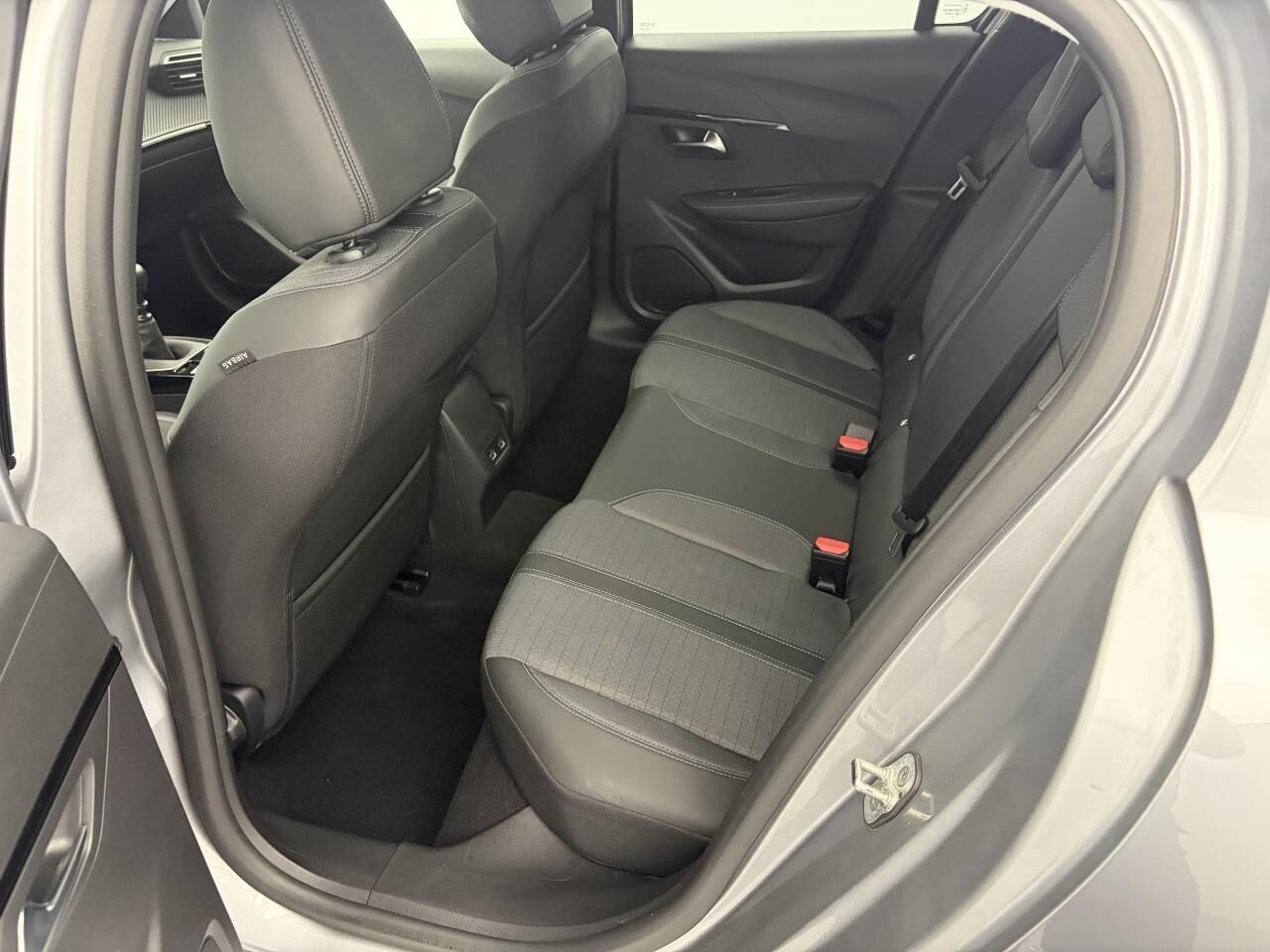 PEUGEOT 208 ESSANCE 12V S&amp;S - 100 I BERLINE STYLE — photo 25