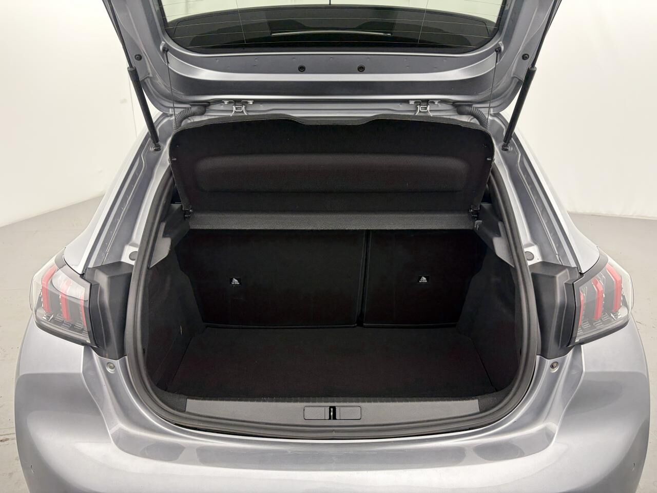PEUGEOT 208 ESSANCE 12V S&amp;S - 100 I BERLINE STYLE — photo 26