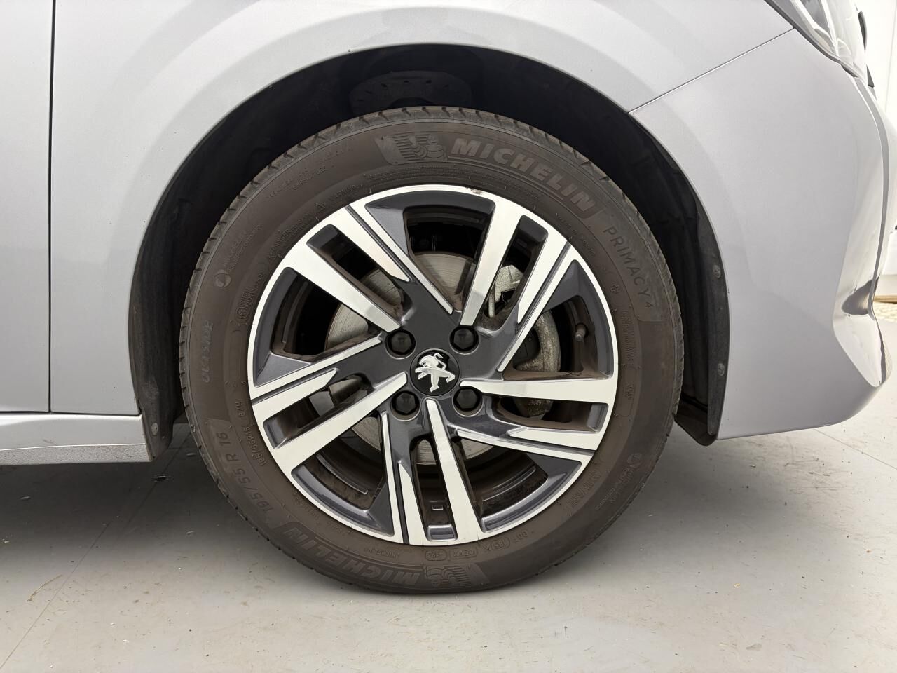 PEUGEOT 208 ESSANCE 12V S&amp;S - 100 I BERLINE STYLE — photo 9