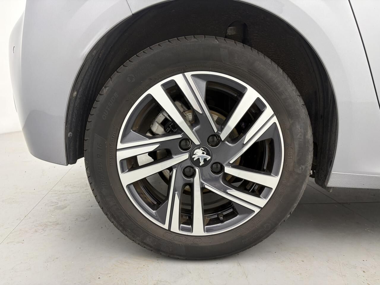 PEUGEOT 208 ESSANCE 12V S&amp;S - 100 I BERLINE STYLE — photo 10