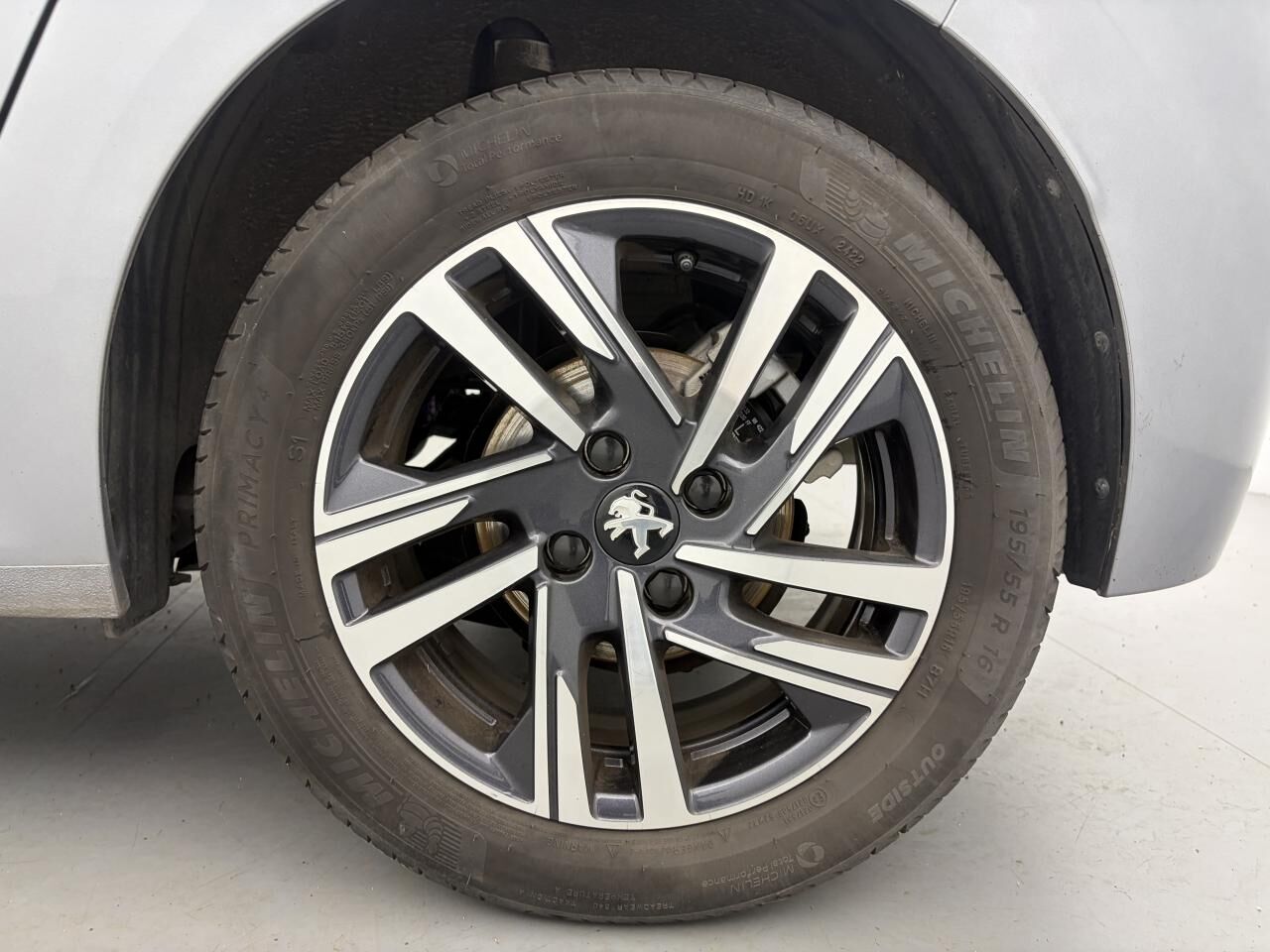 PEUGEOT 208 ESSANCE 12V S&amp;S - 100 I BERLINE STYLE — photo 11