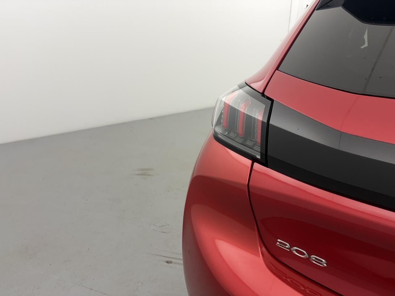 PEUGEOT 208 ESSENCE 12V S&amp;S - 100 CV BERLINE GT — photo 14