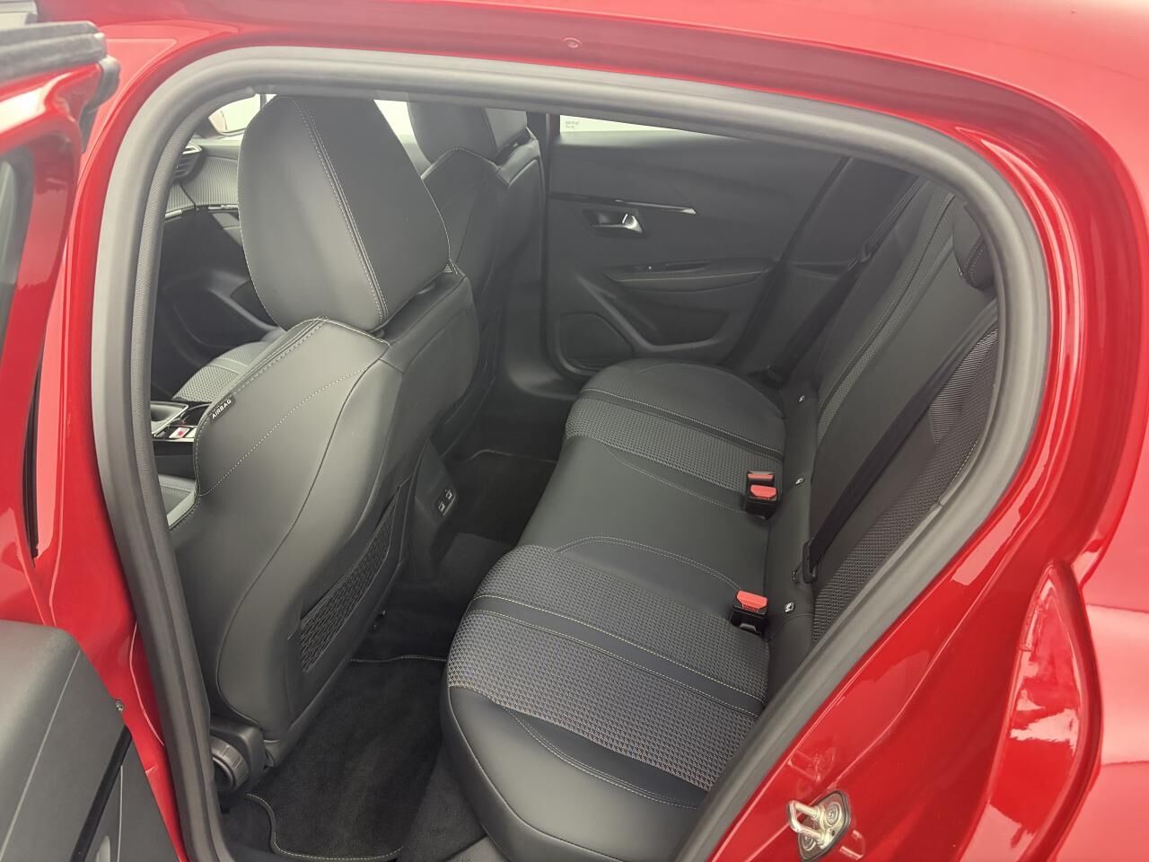 PEUGEOT 208 ESSENCE 12V S&amp;S - 100 CV BERLINE GT — photo 25