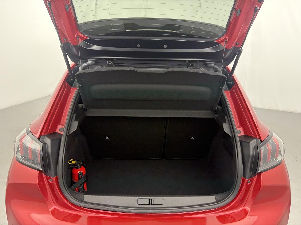 PEUGEOT 208 ESSENCE 12V S&amp;S - 100 CV BERLINE GT — photo 26