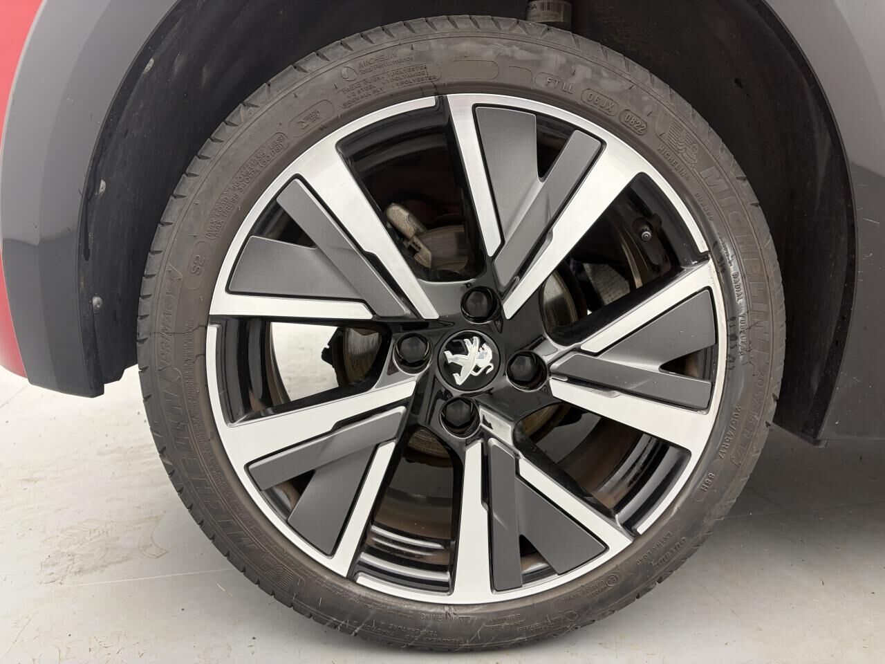 PEUGEOT 208 ESSENCE 12V S&amp;S - 100 CV BERLINE GT — photo 9