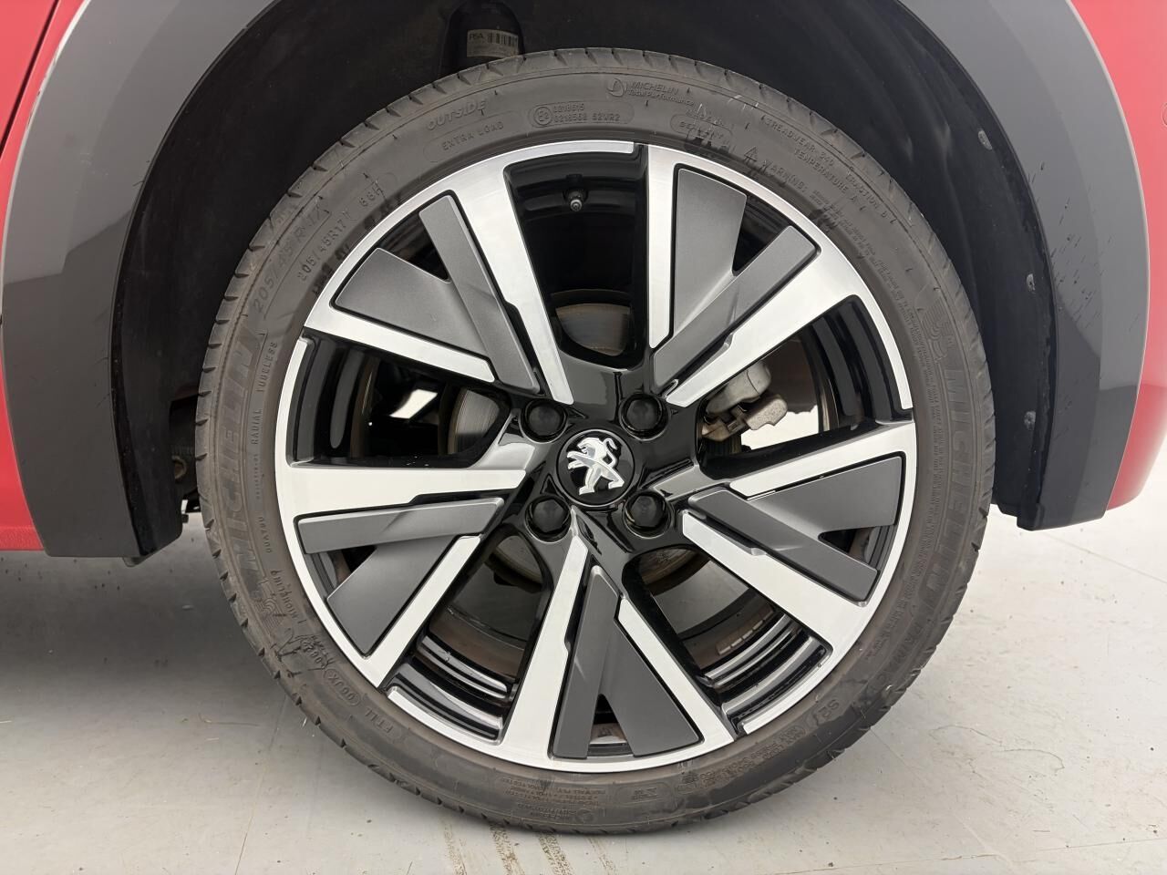 PEUGEOT 208 ESSENCE 12V S&amp;S - 100 CV BERLINE GT — photo 11