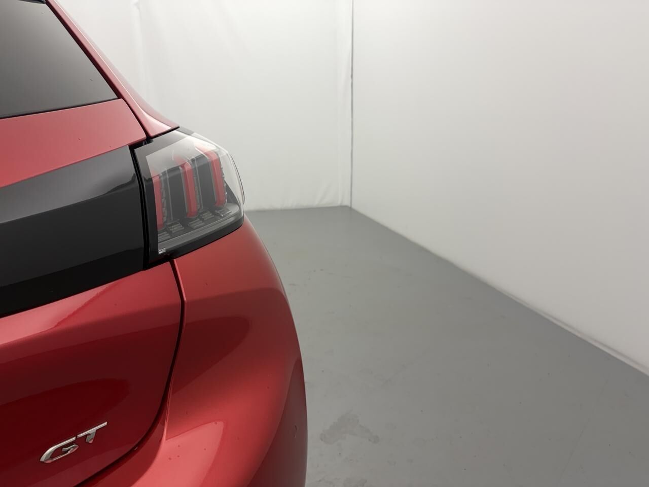 PEUGEOT 208 ESSENCE 12V S&amp;S - 100 CV BERLINE GT — photo 16