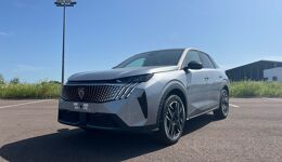 PEUGEOT 3008 (2025) HYBRID 145 E-DCS6 ALLURE
