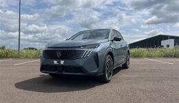 PEUGEOT 3008 (2025) HYBRID 145 E-DCS6 ALLURE