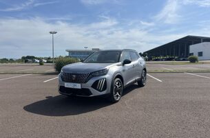 PEUGEOT 2008 1.2 HYBRID 145 E-DCS6 GT